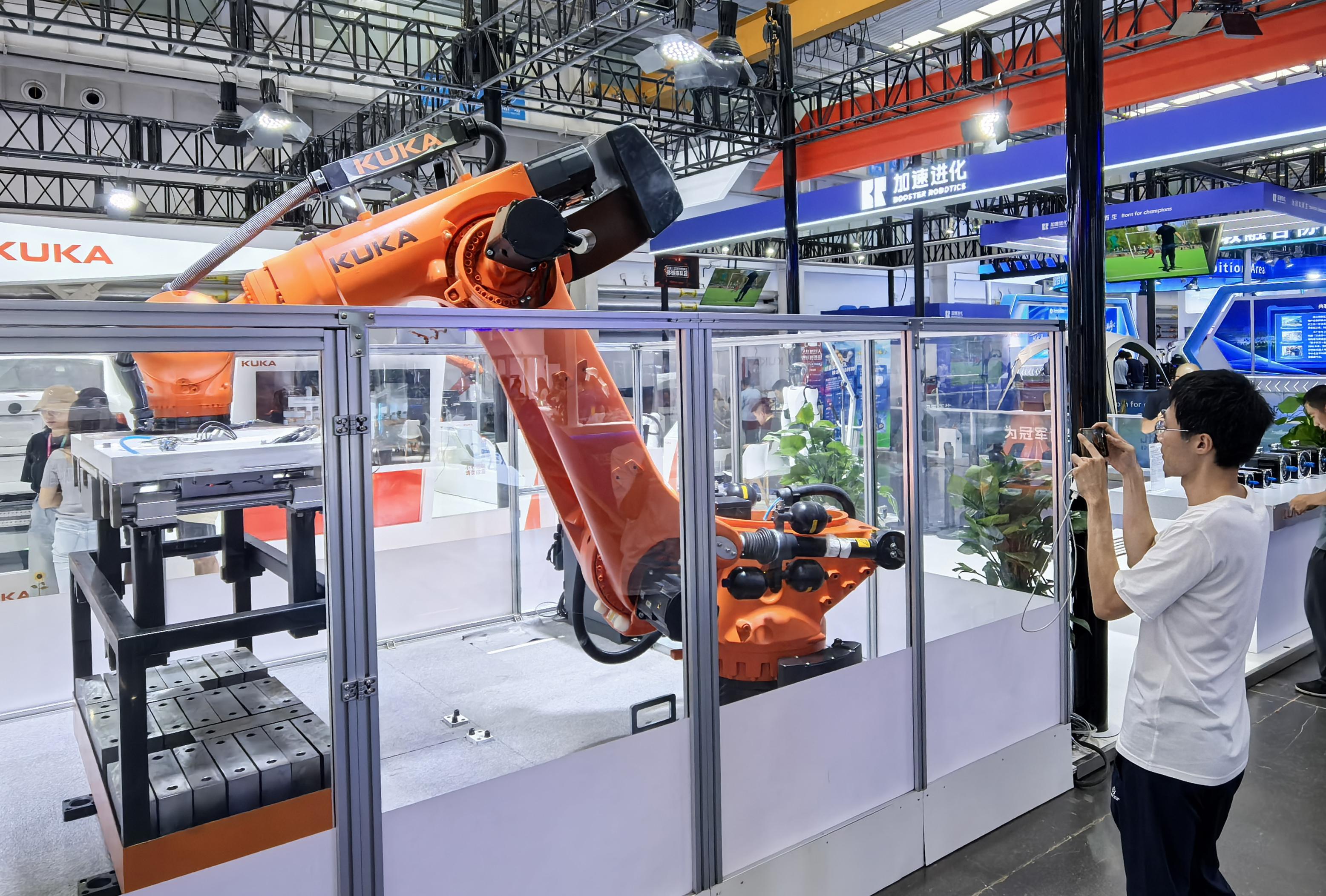 感受"机"情四射!2025世界机器人大会今日开幕