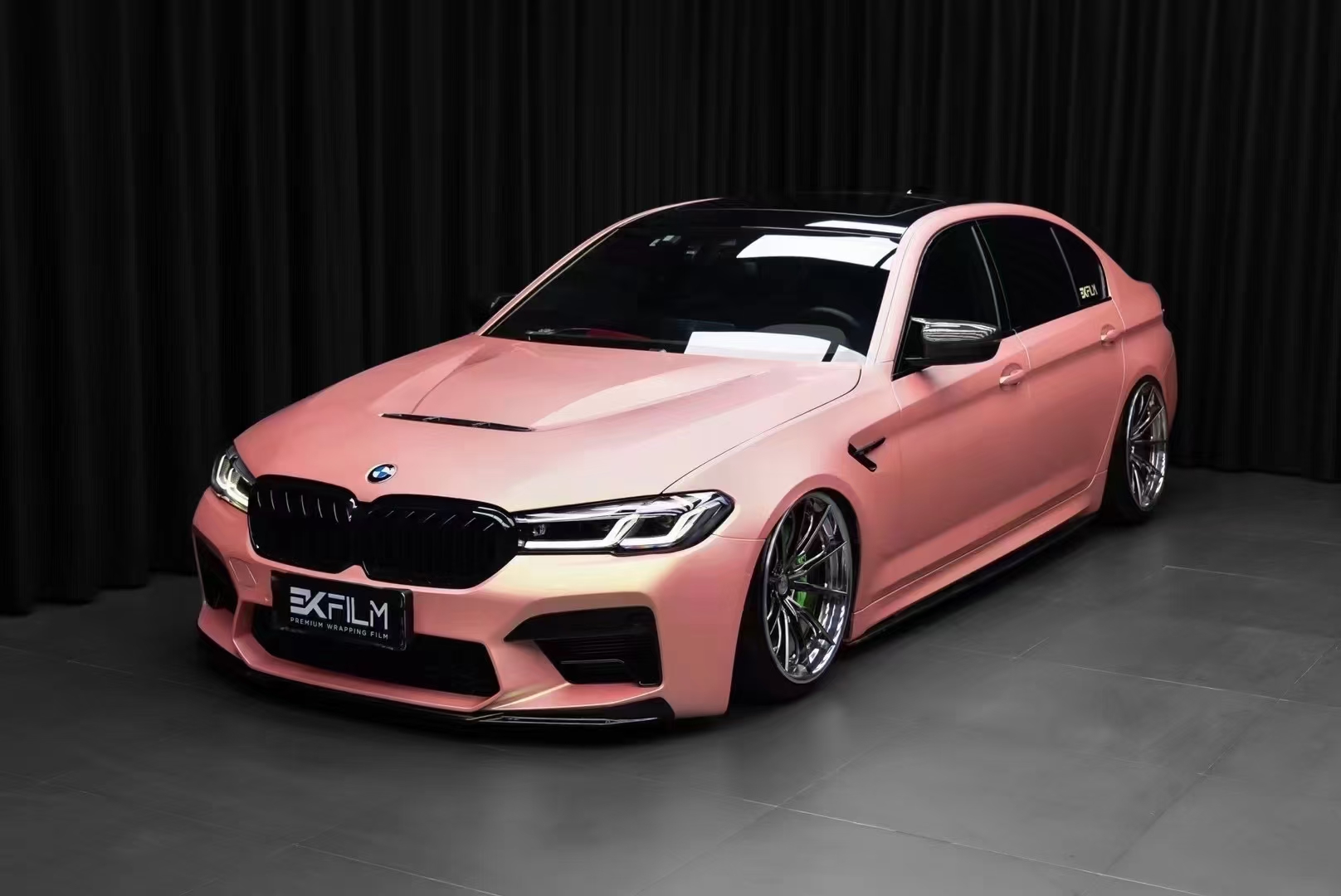 宝马5系ekfilm改色膜玫瑰粉金,柔柔的梦幻粉金色调