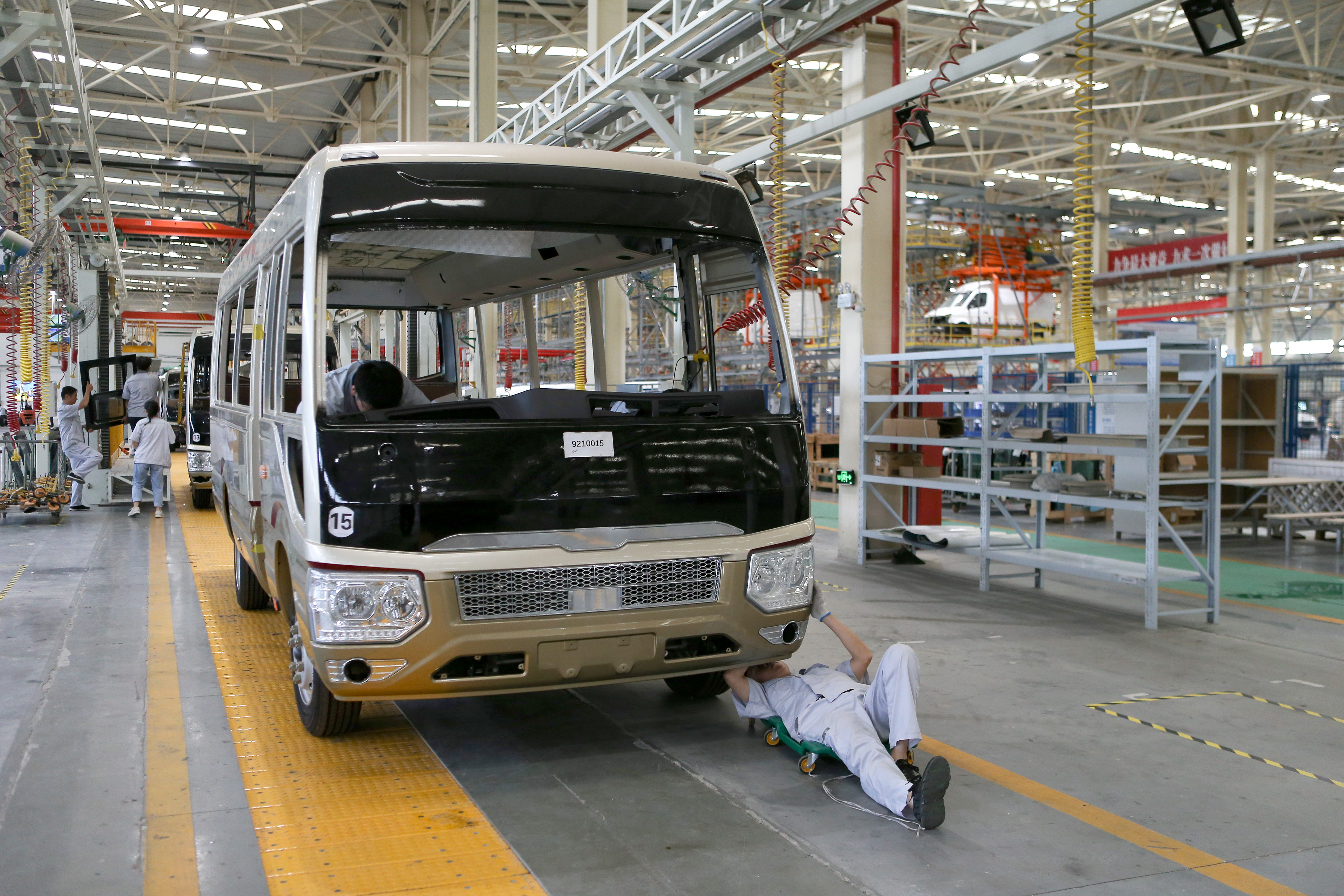 (高质量发展调研行)湖北襄阳:推动汽车产业转型升级