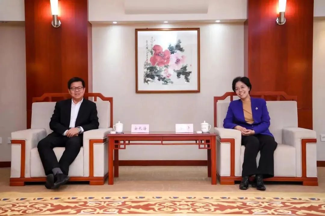 李静会见宁夏高院院长安长海一行