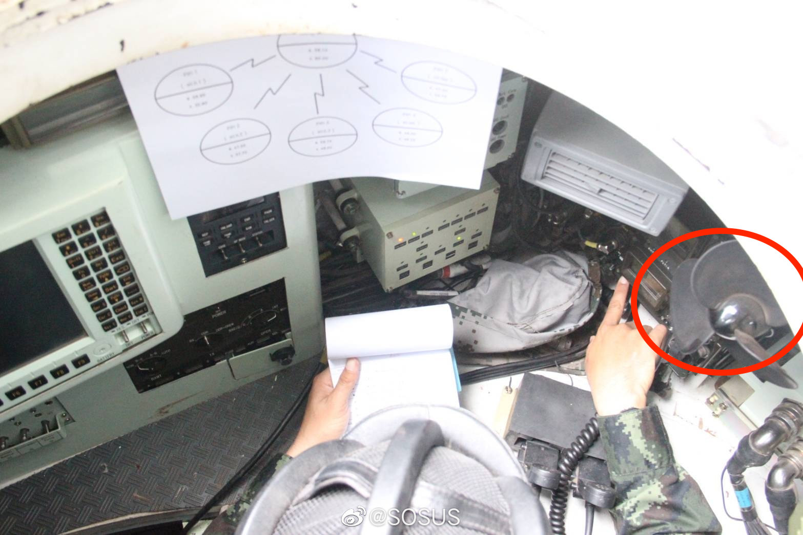 被泰国陆军玩旧了?来看vt4坦克舱内画面,任务终端电脑曝光