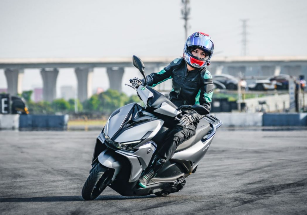 通勤单程20公里,踏板摩托车选125还是150?