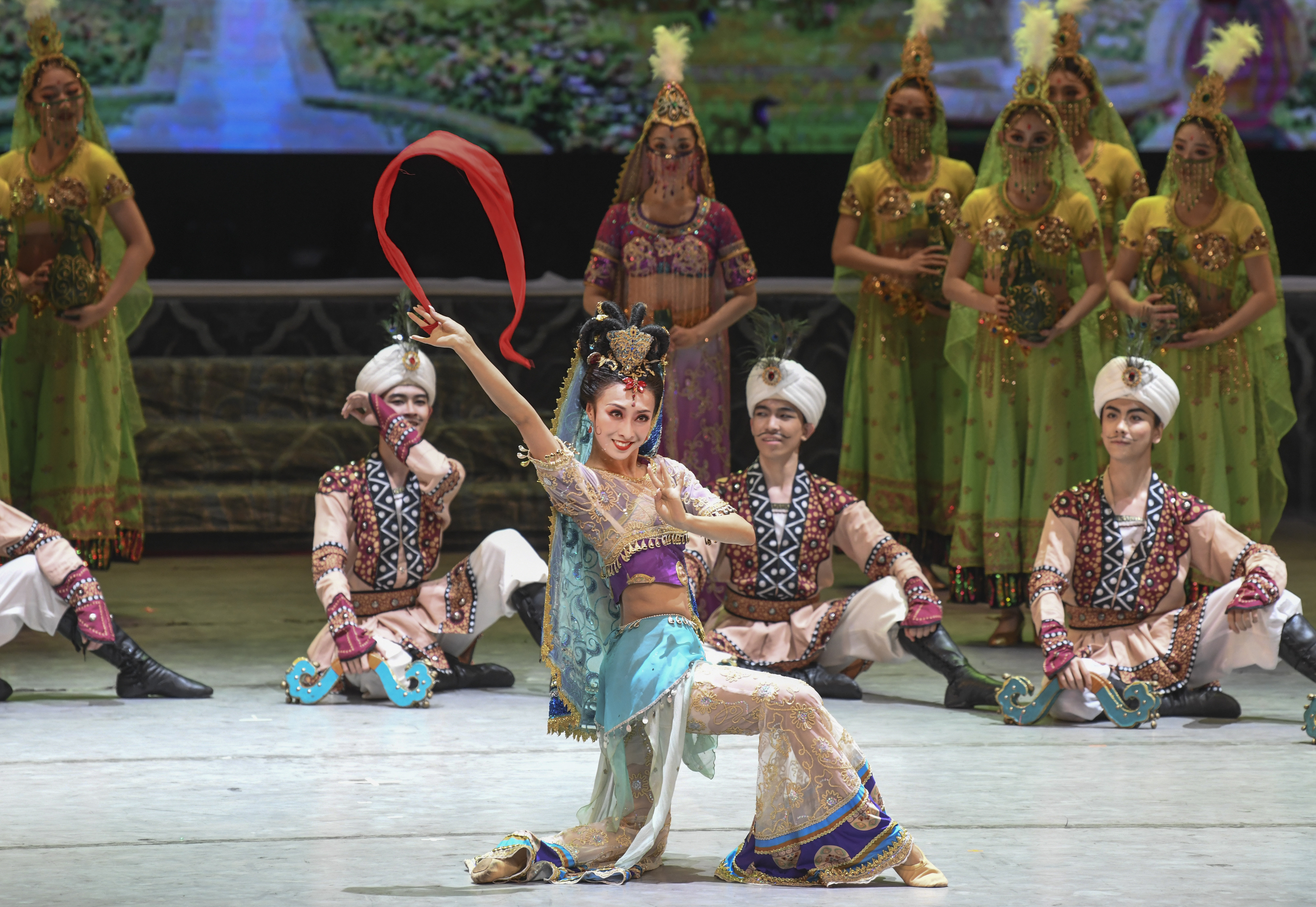 经典舞剧《丝路花雨》在乌鲁木齐上演