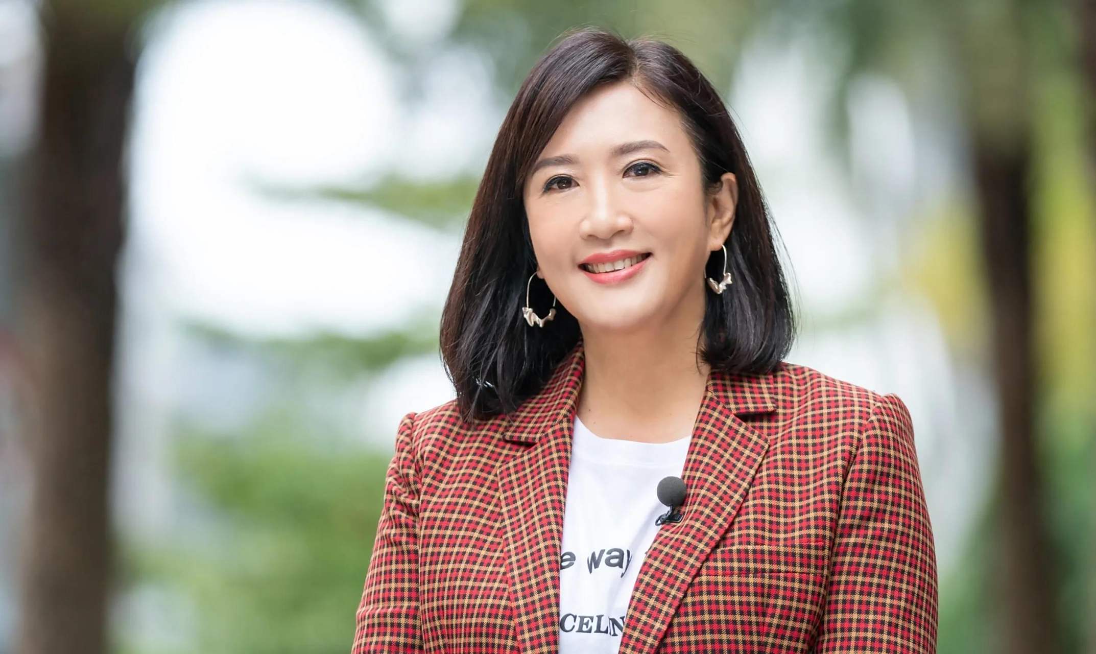 台湾电视台新闻主播一姐年薪多少?卢秀芳600万(台币,下同)!