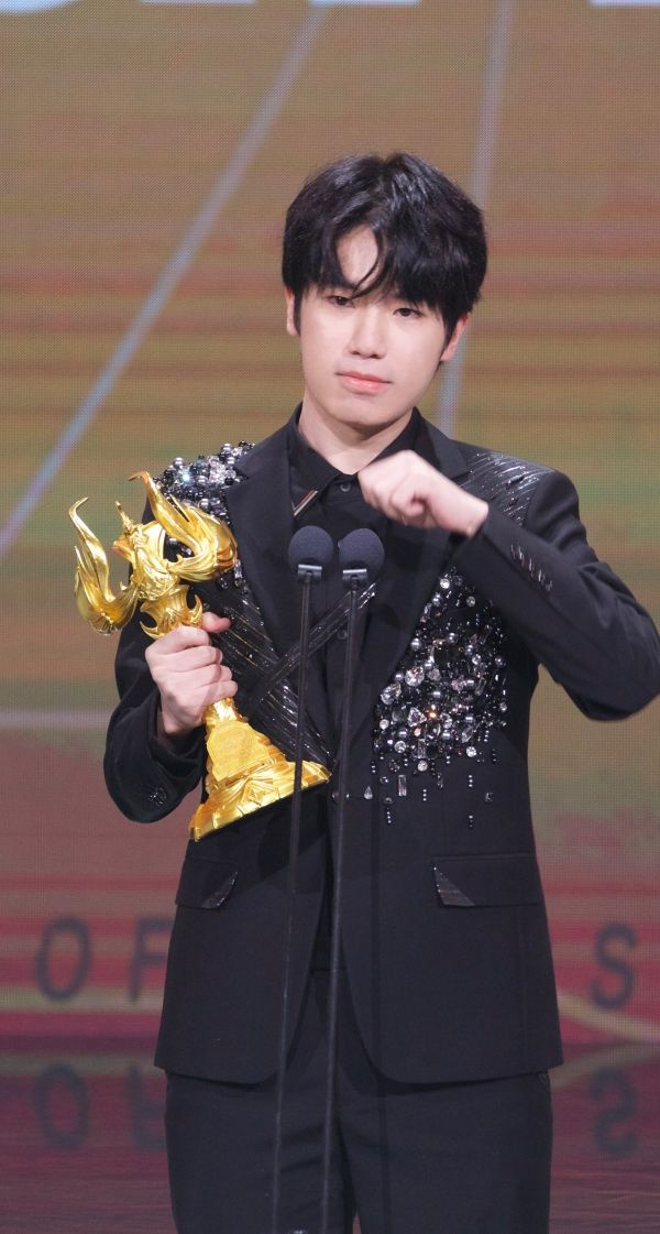 他叫"花海",他是武汉的罗思源