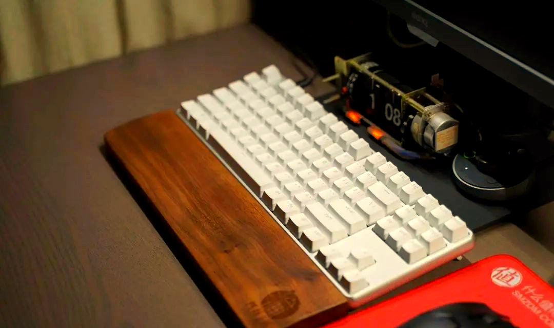 悦米机械键盘 pro:红轴与细节的完美结合