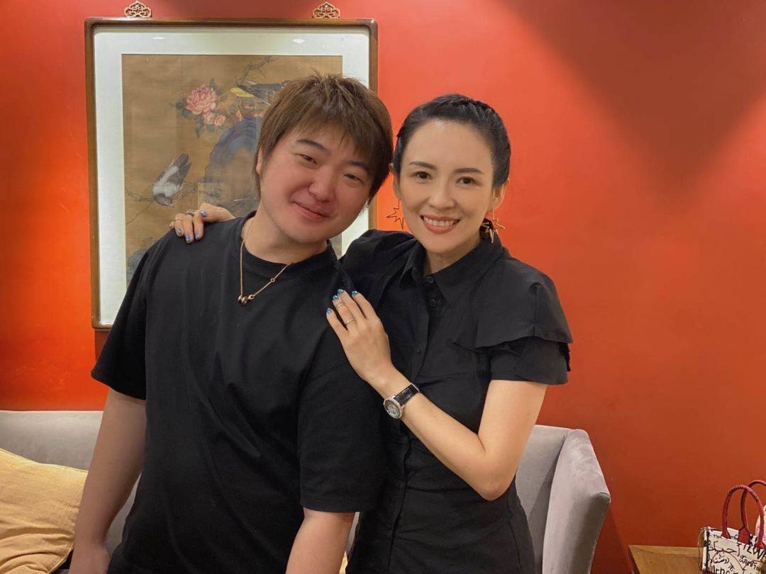 新青年·上封面|《王牌对王牌》《青春环游记2》导演吴彤:把艺人变成