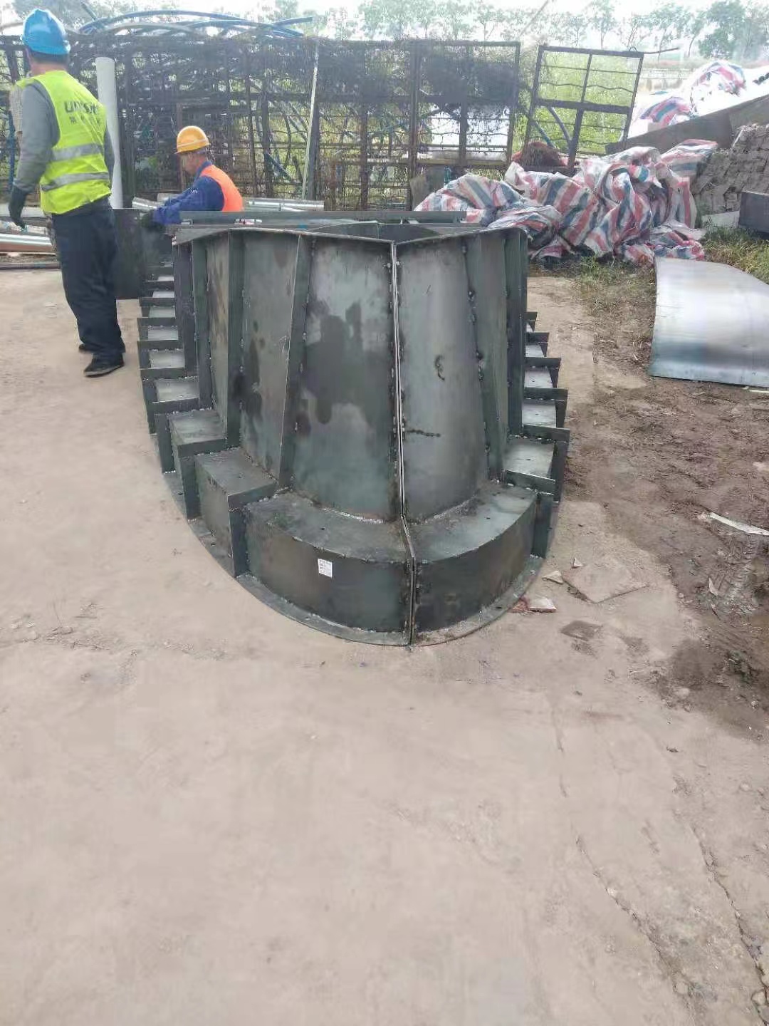 高速收费岛钢模具 水泥隔离墩钢模具