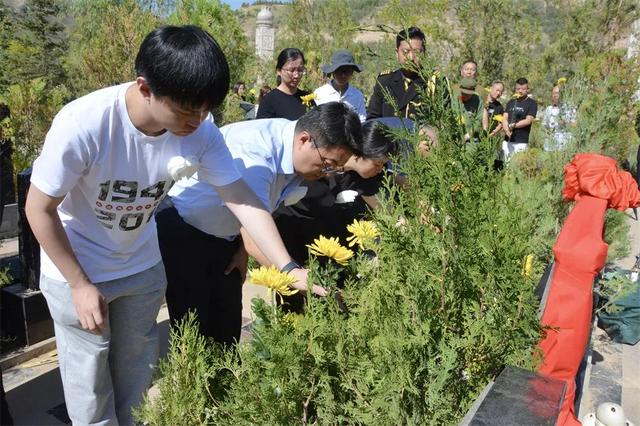 百岁抗日女英雄王益华"归队"
