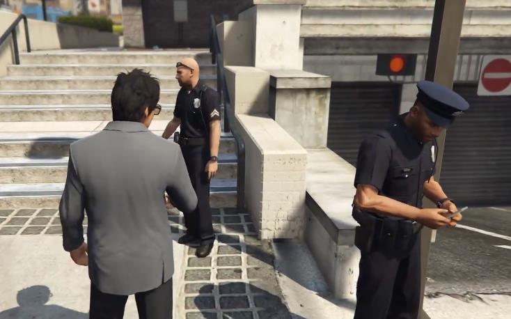 當你在《gta5》中用中文與警察交流會怎樣?這細節該怎麼說?