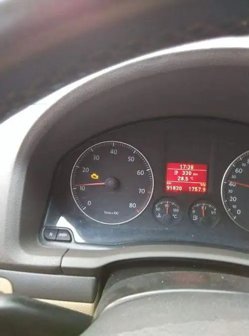 汽车没机油了显示什么标志