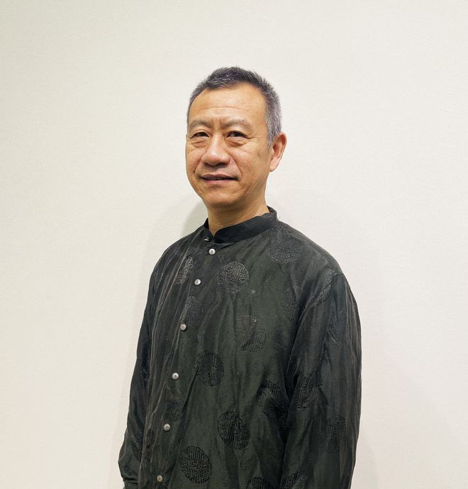 画家吴瑞君,大风堂传人,当代大红袍艺术家笔下的波澜壮阔