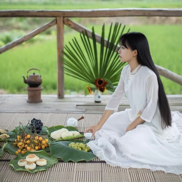 李子柒晒出田园生活,惹人羡慕!栽花种果,悠然自得,太治愈!