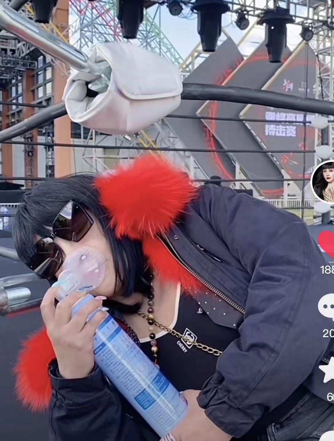 60岁台星千百惠定居四川小县城!随身带着氧气瓶,健康状况引担忧