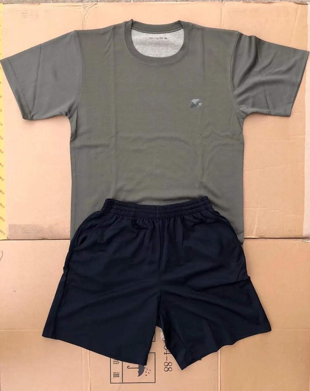 小编罗列了以下几种:07陆空体能服 ,07武迷彩体能服,16武体能服,07海