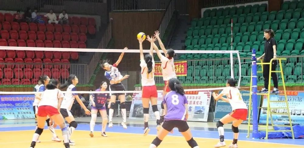 长春市十一高中女排勇夺吉林省青少年排球锦标赛冠军