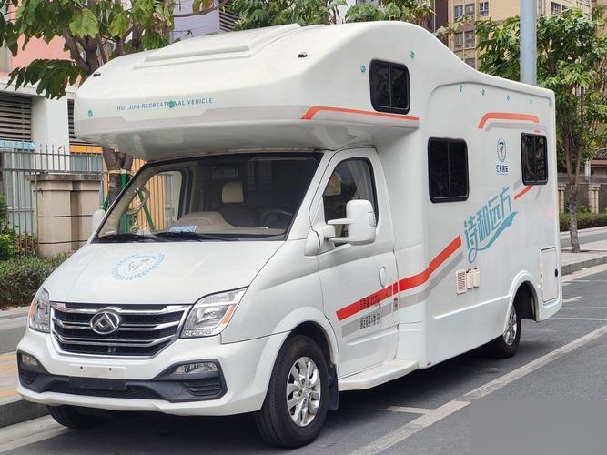 上汽大通首款轻卡房车生活家 h60 怎么样?