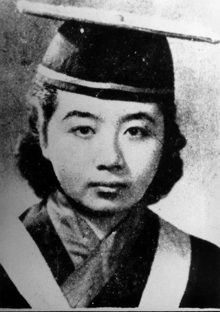 叶嘉莹读大二时,开始选修顾随先生的唐宋诗课,顾先生兴