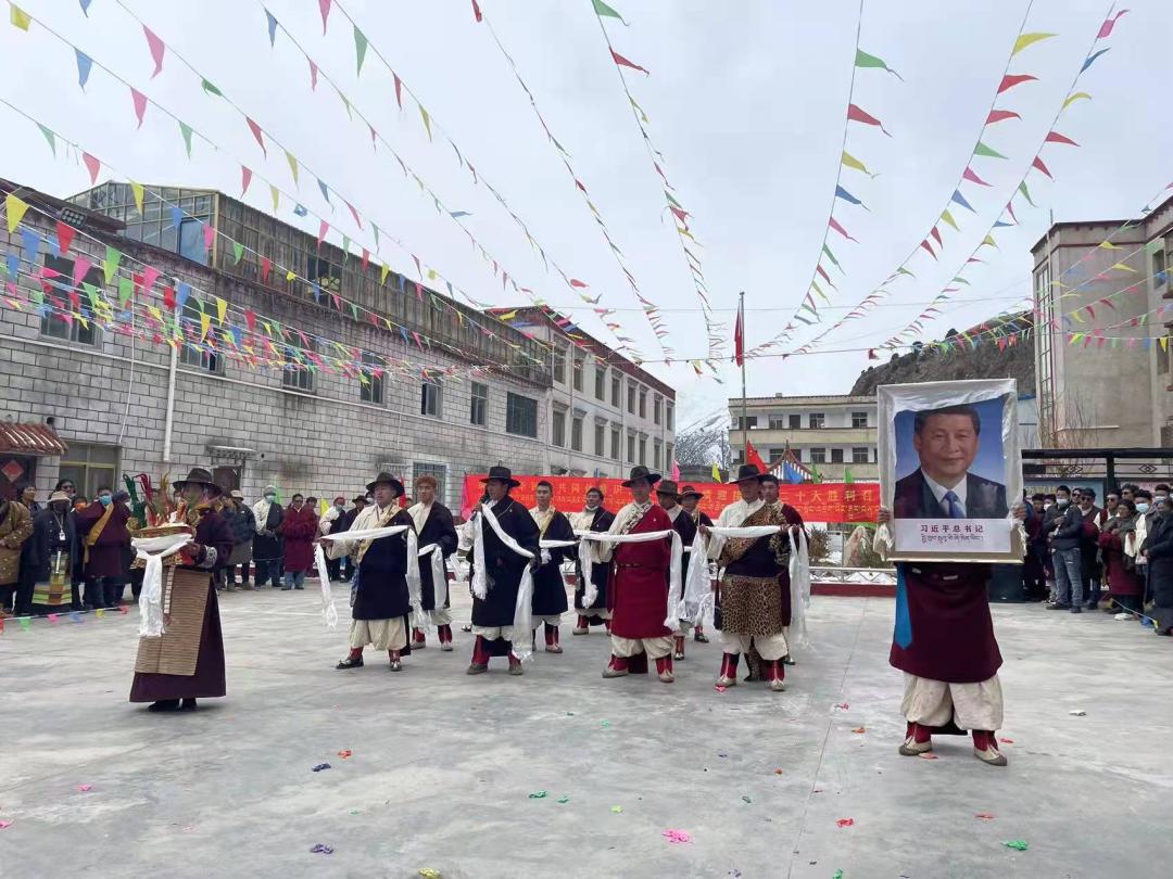 比如县各乡镇开展欢度春节,藏历小年活动