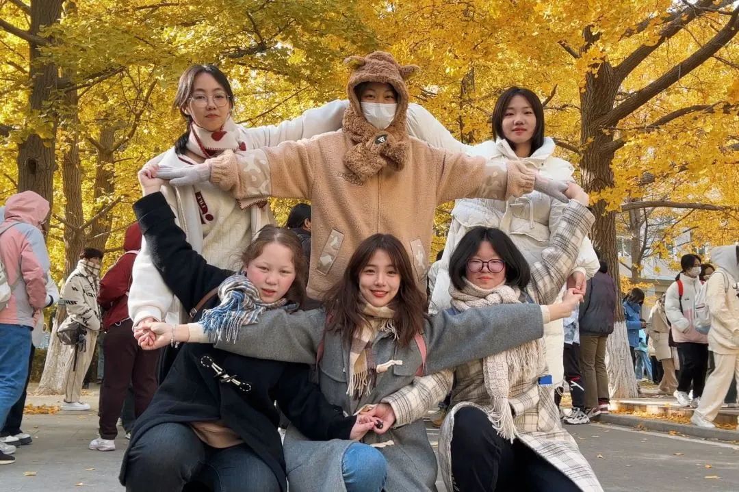 "我的舍友好像是掌管情绪价值的神"陈雨欣 李颜希 曹金雪黄莹 高楠欣