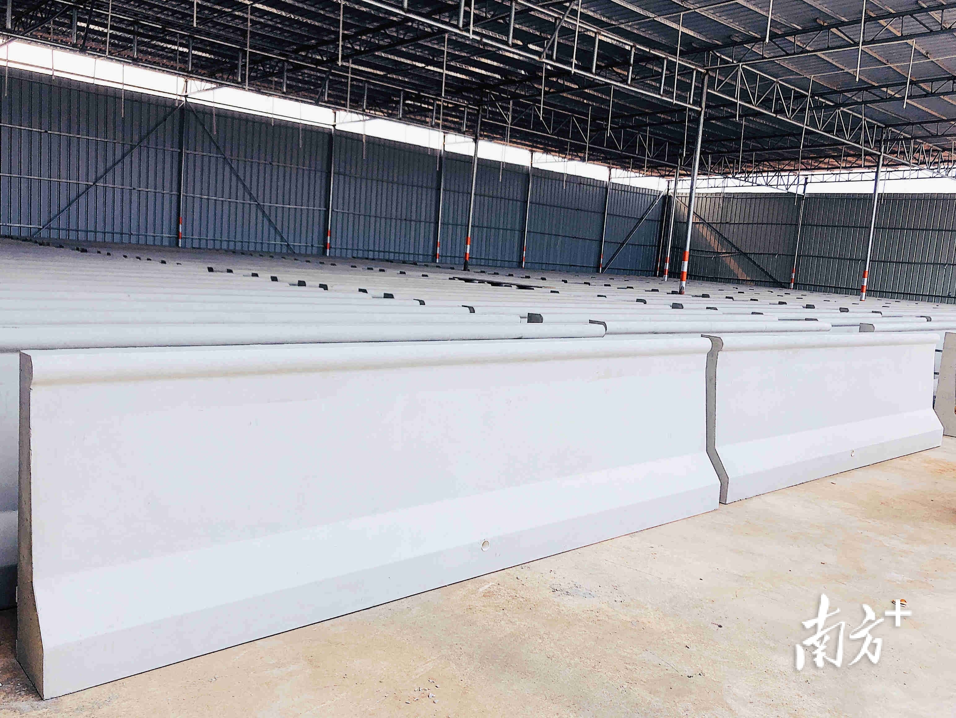 湛江机场高速新泽西护栏智慧生产中心正式投产