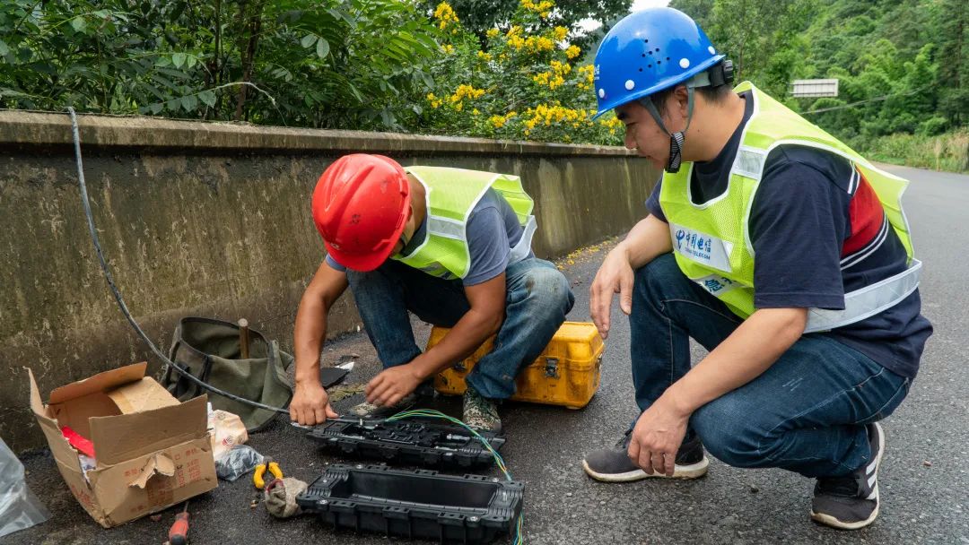 凝心聚力全力以赴,天全电信分公司积极抢修保障通信畅通