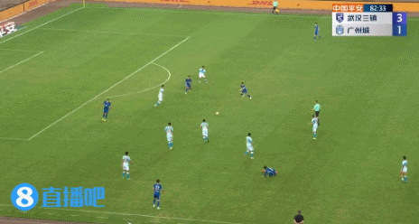 谢鹏飞戴维森进球时刻_中超-宋文杰传射吉列尔梅双响 广州城4-1河北_中超武汉三镇对阵广州城比赛结果