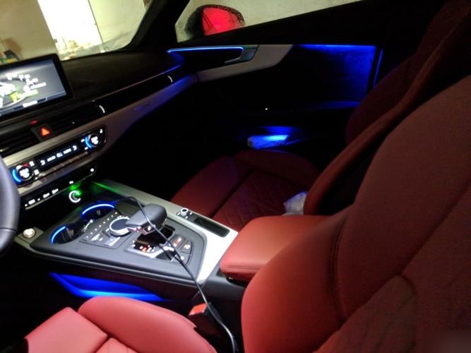 奥迪s4车内氛围,2020款奥迪s4有氛围灯吗