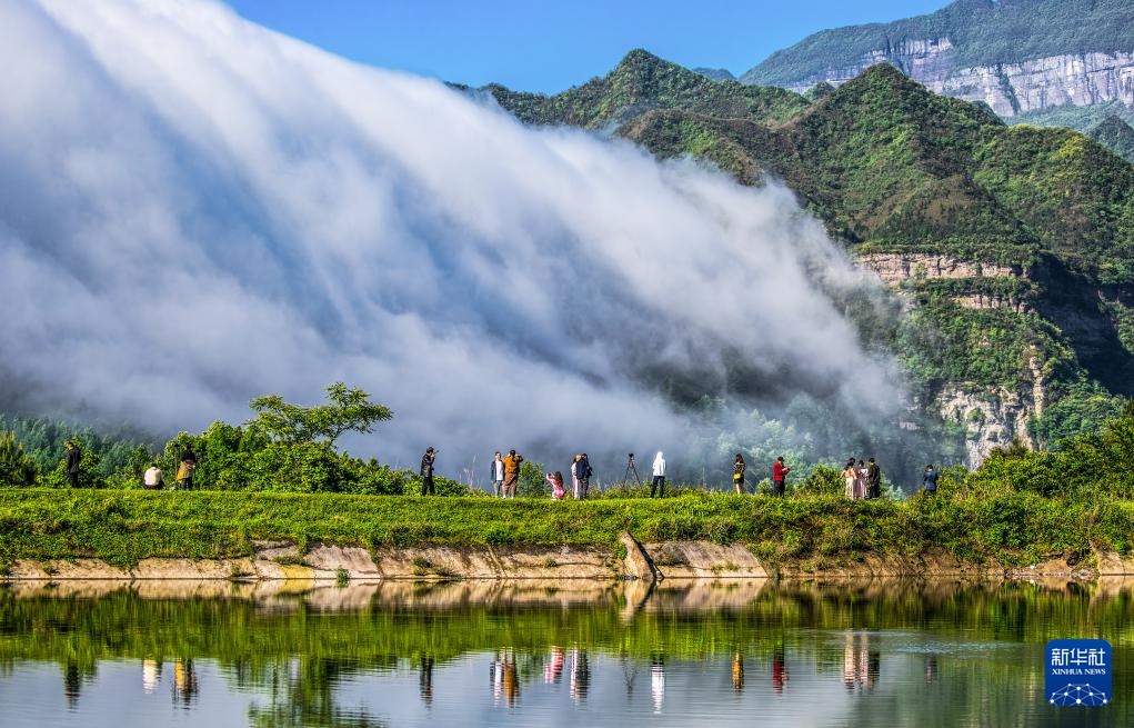 重庆南川:金佛山云瀑天上流