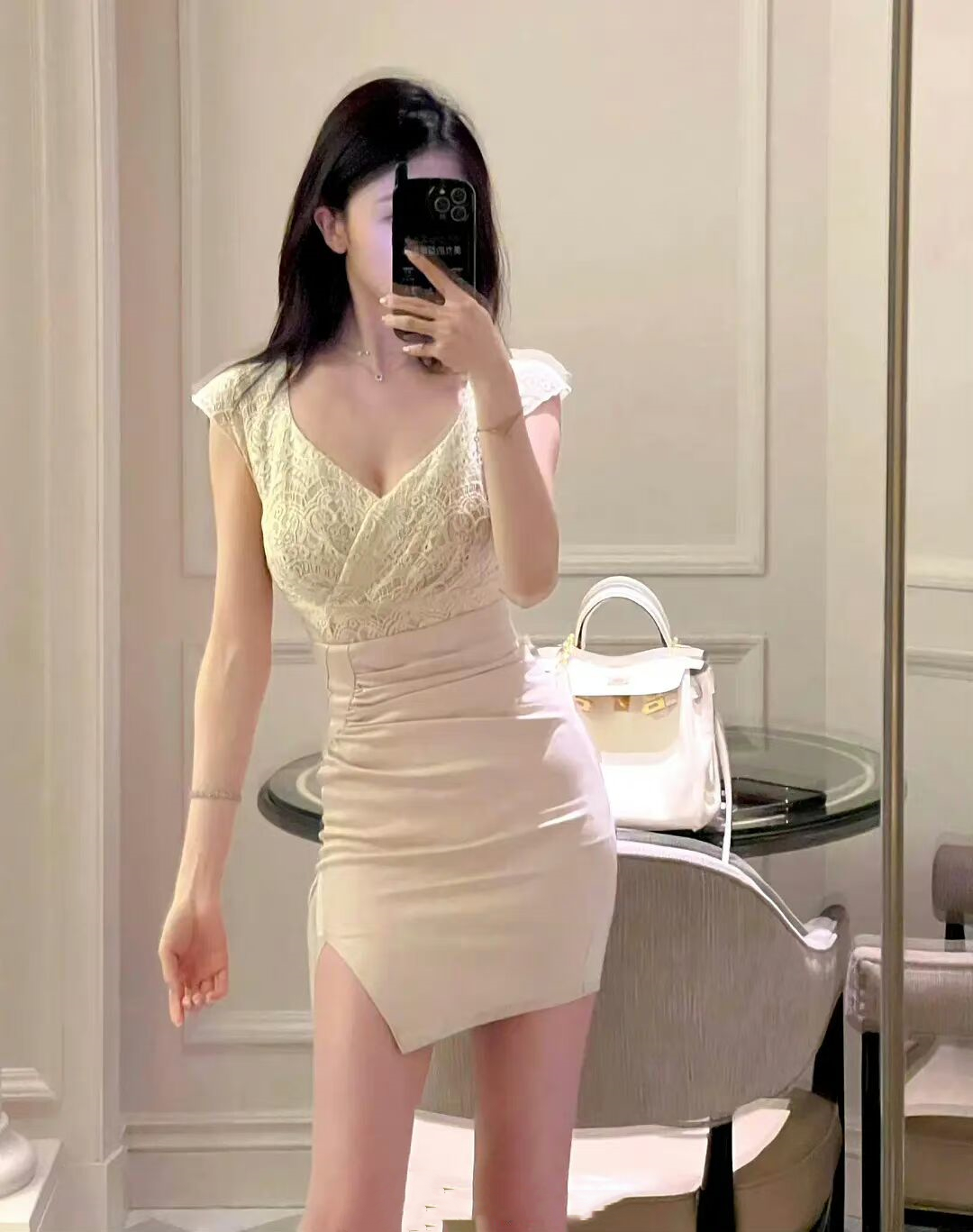 爱看长腿大胸美女,爱给av女星点赞!自我的李现疑和漂亮网红恋爱