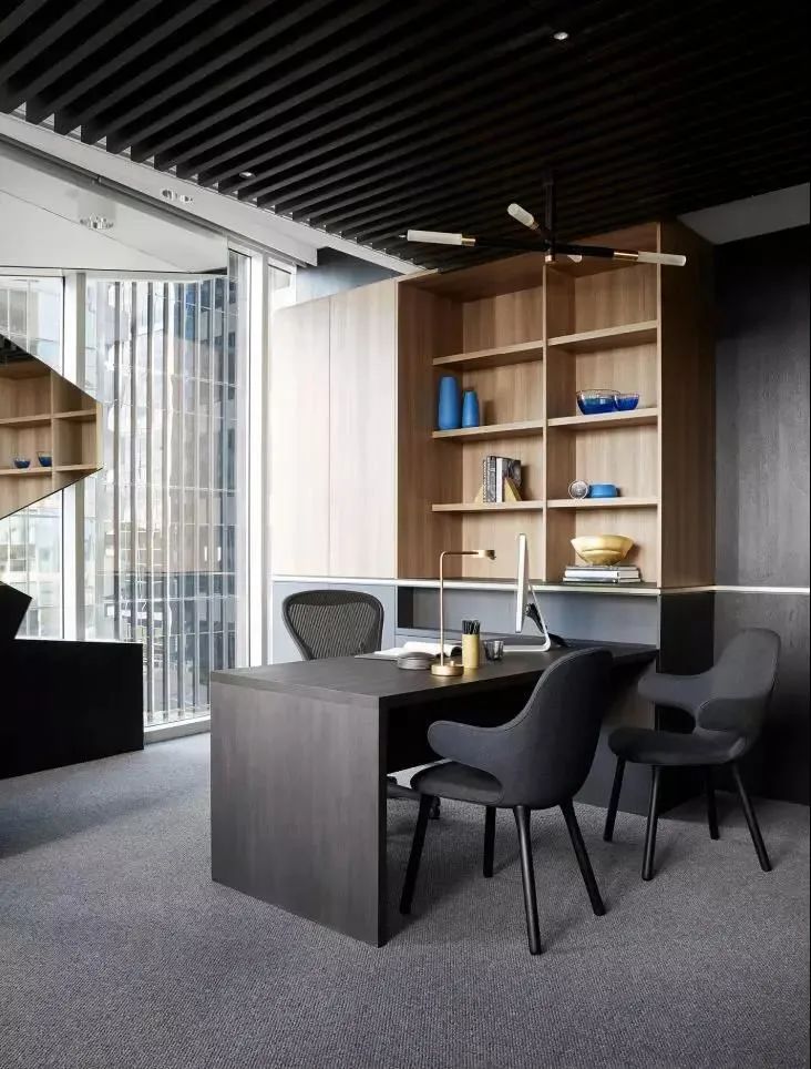 没有表情的极简风办公室|高级感扑面而来