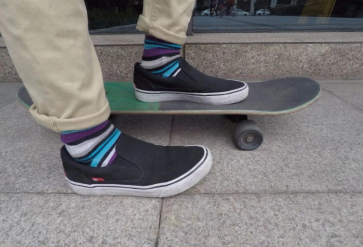 滑板如何刹车?什么样的刹车方式比较好?