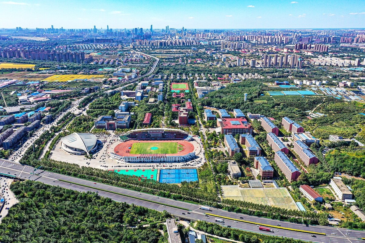 辽宁沈阳市,美丽如画的沈阳农业大学校园风光吸引了无数人的眼球