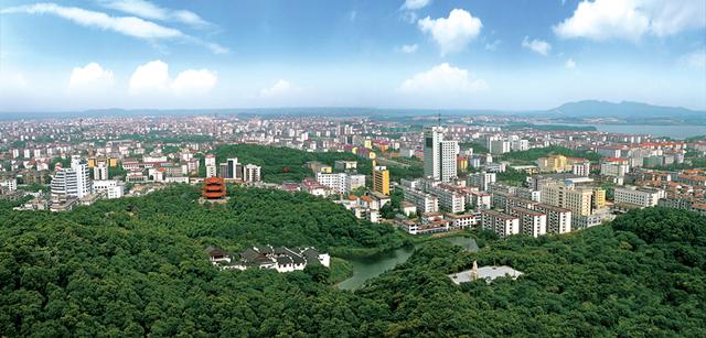 岳阳市云溪区:"群英"断是非 "巧方"解难题