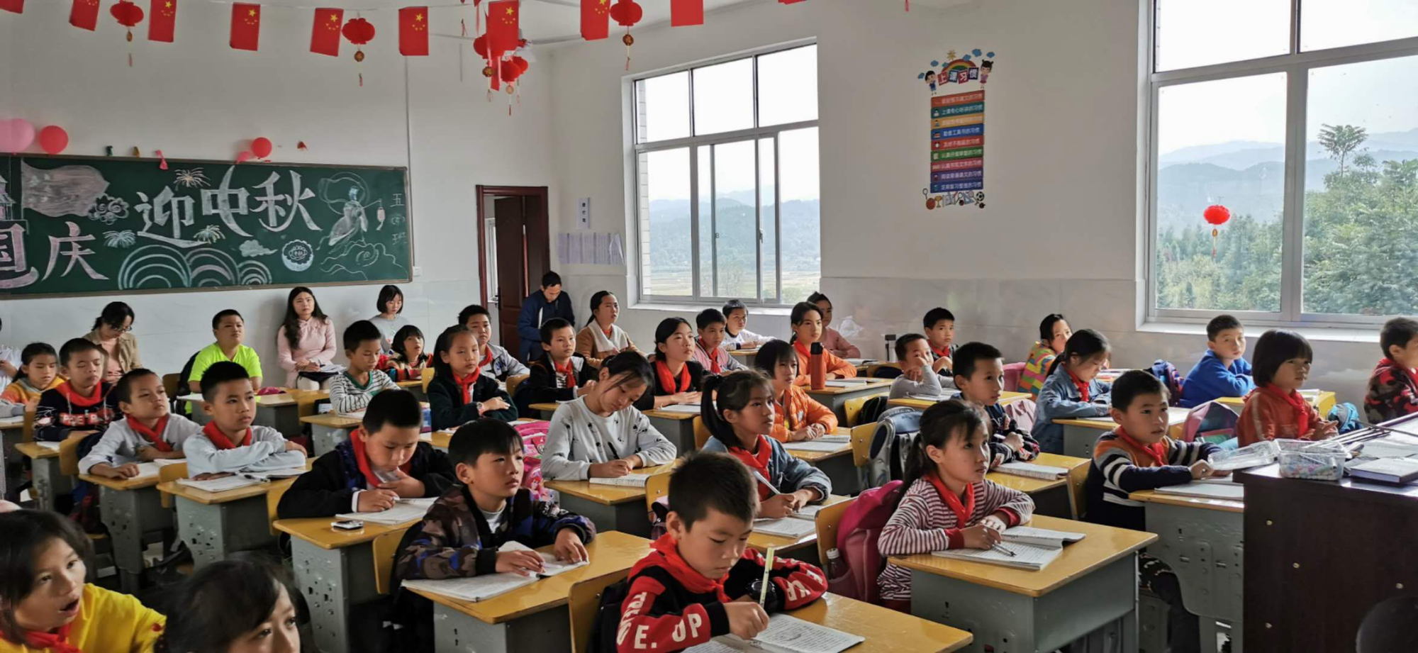甘棠镇中心小学开展新教师听评课活动