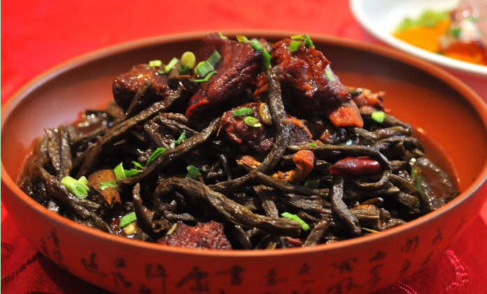 遇上这样的菜,买上,晾干冬天炖着吃特香