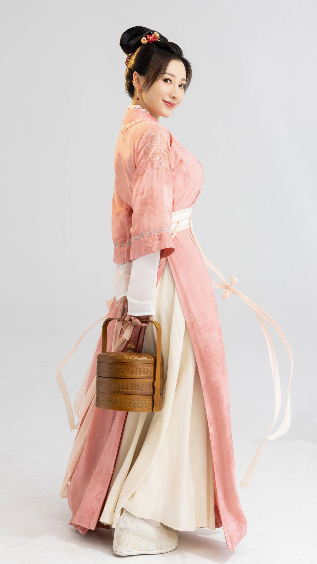 封面会客厅|《梦华录》"拼命三娘"柳岩:这个角色不需要美 拼命和努力