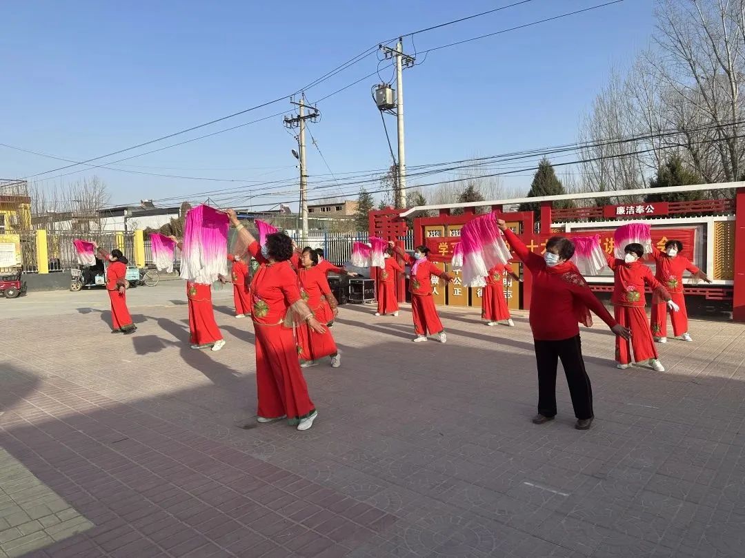 一团八队宣讲党的二十大精神内章镇开展学习贯彻党的二十大精神宣讲