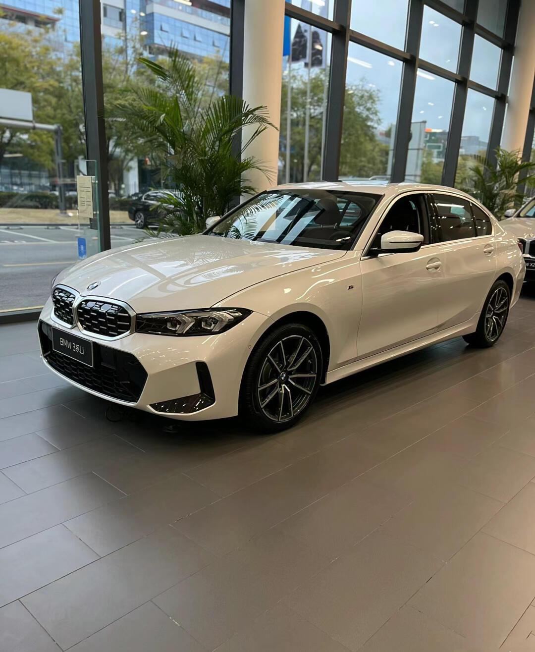 宝马3系停车熄火后三个车窗和天窗自己开了是怎么回事