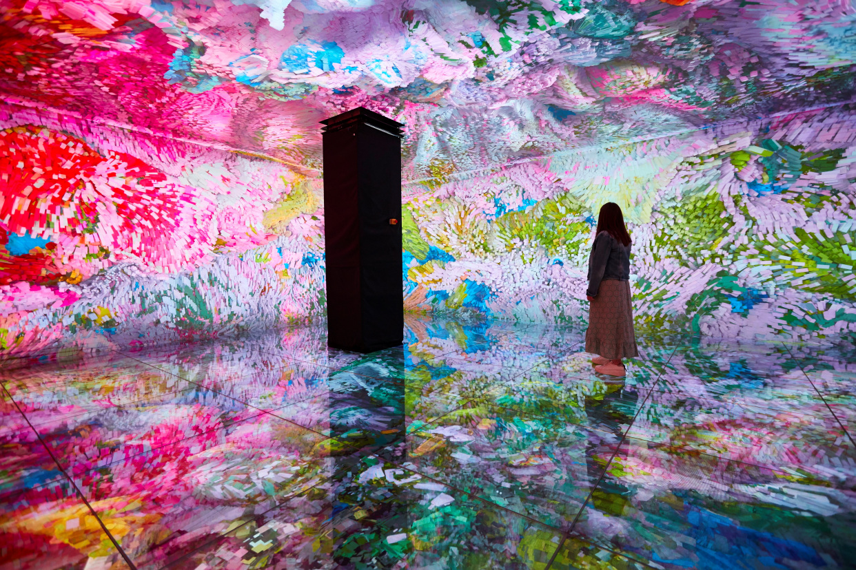 (5)高迪沉浸式艺术展在巴塞罗那举行