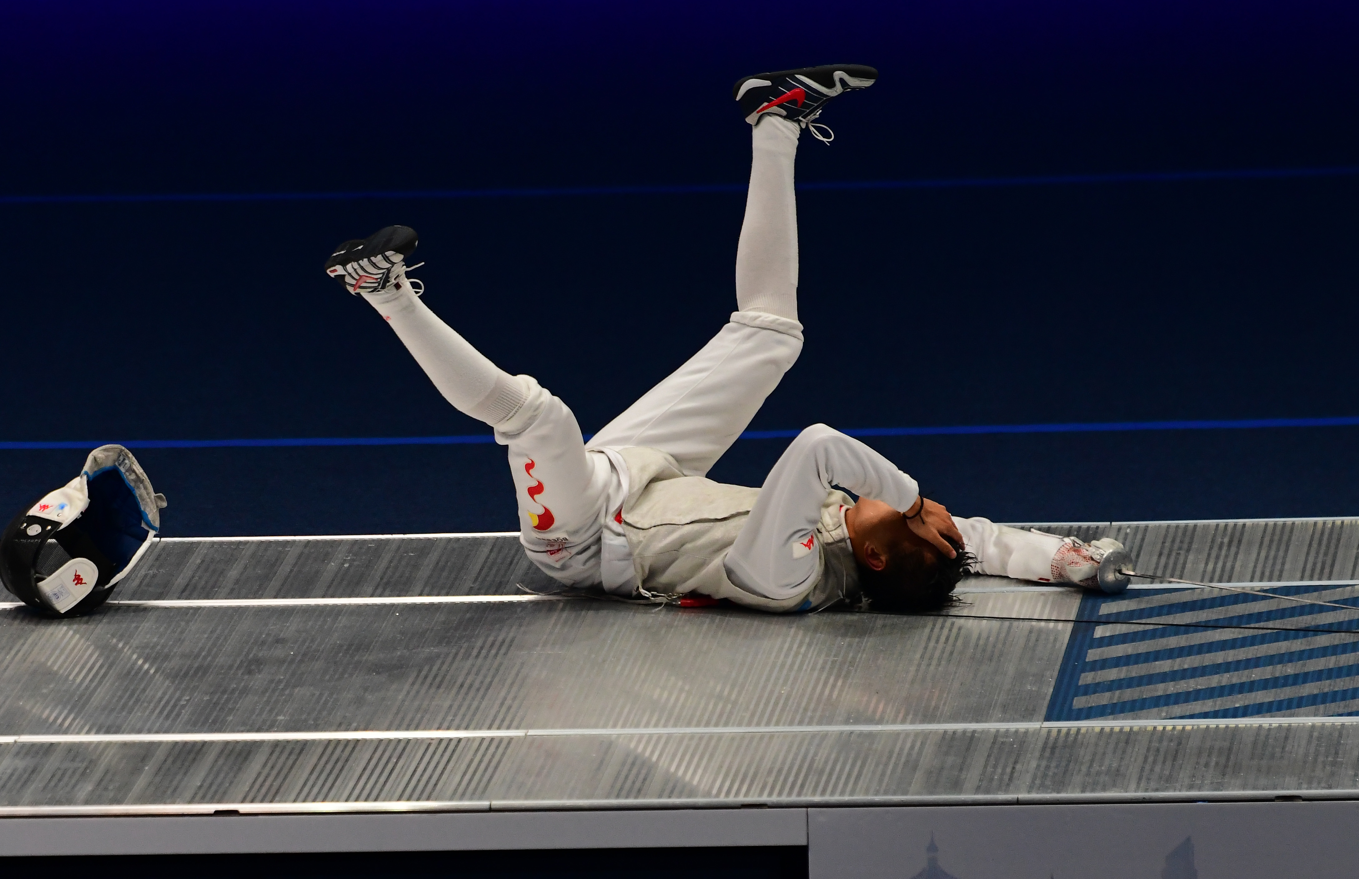 击剑——亚洲锦标赛:中国选手莫梓维夺冠(2)