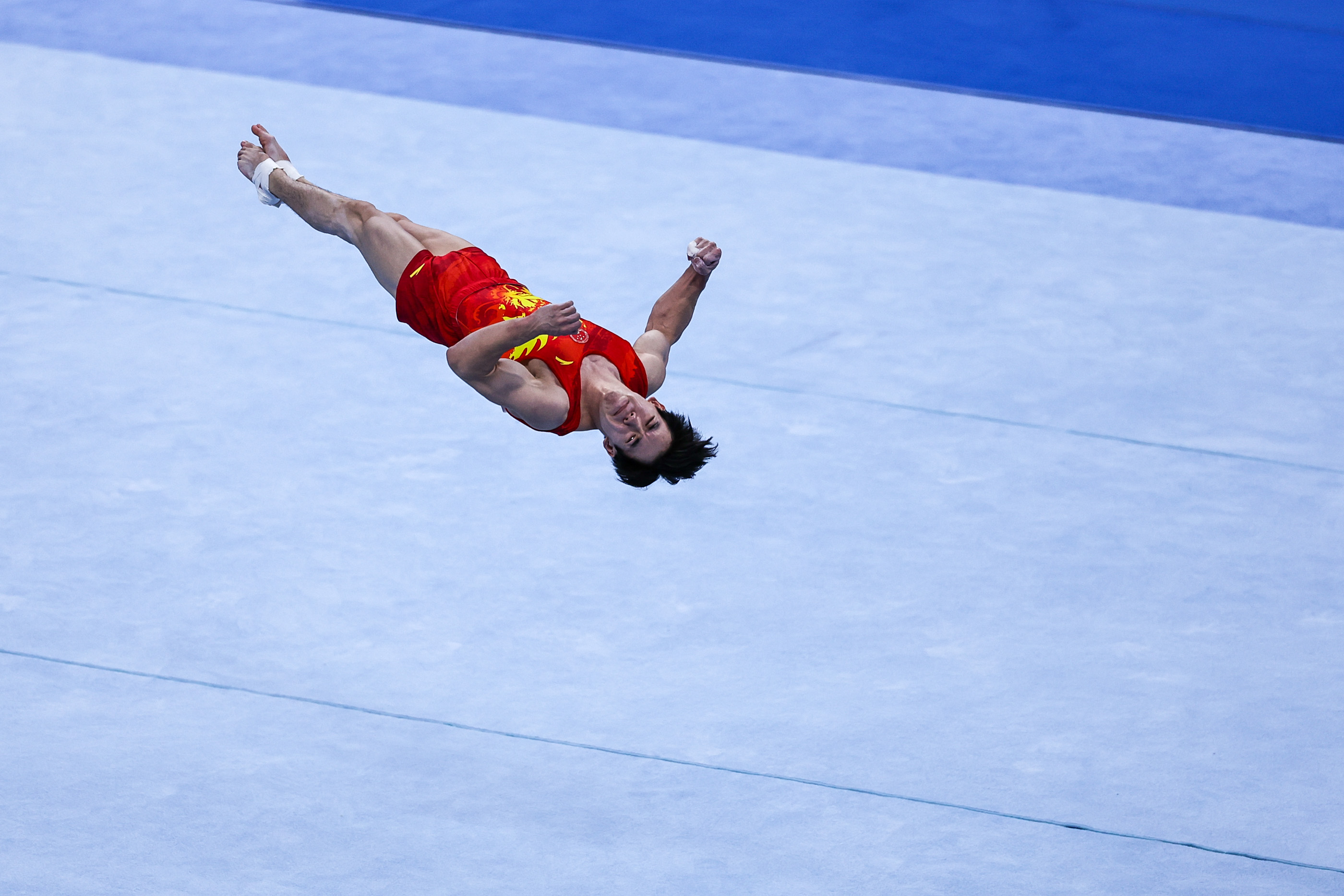 图说|大运会中国体操队包揽男女全能及团体项目4块金牌,高水准比赛成