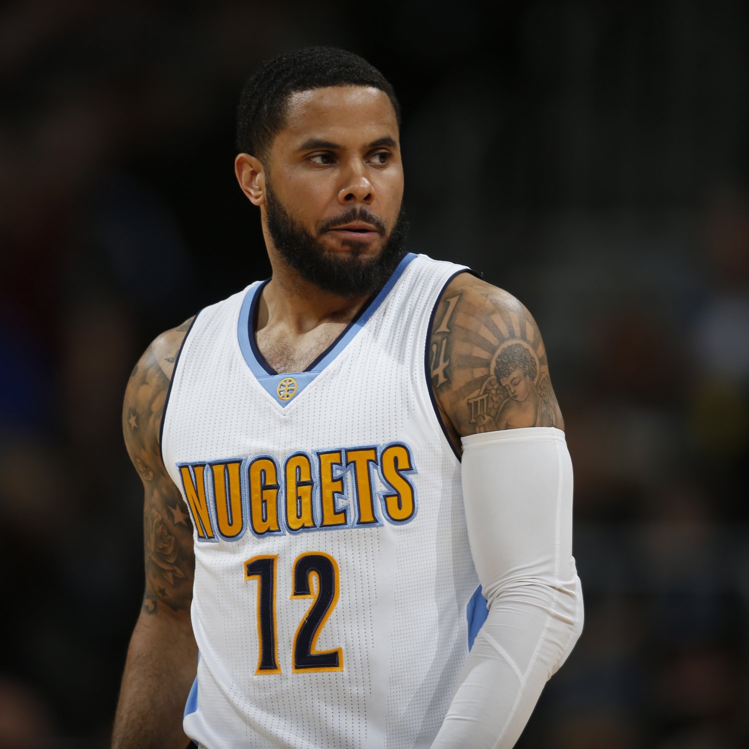 火箭队dj奥古斯丁成为买断市场上的香饽饽,值得三支冲冠球队追逐