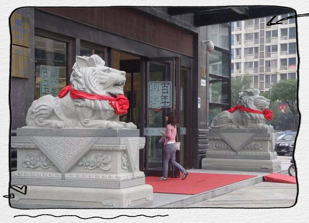 大门石狮子的吉祥作用与摆放讲究