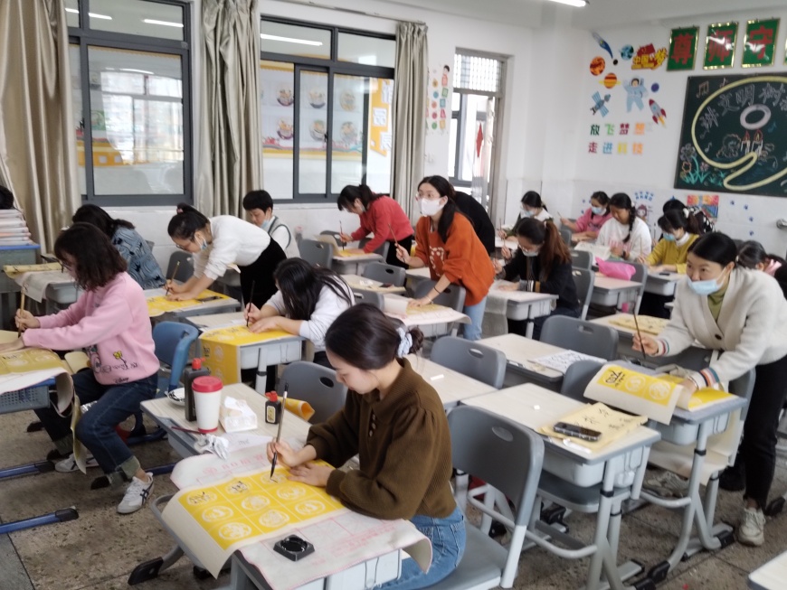 请君看入木,一寸乃非虚