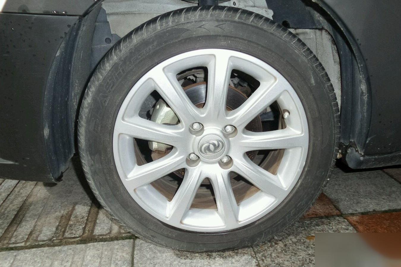 东风风神h30cross,东风风神cross用什么品牌轮胎