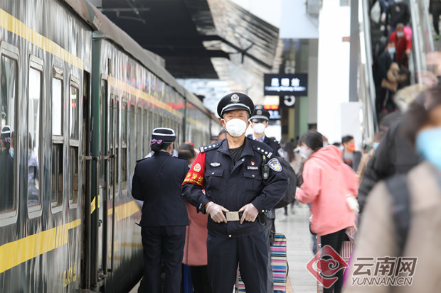 乘警老秦的最后一个春运