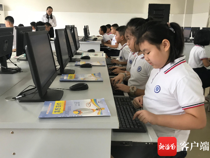 暖暖的崖州|三亚寰岛实验小学引进优质教学资源 让学生们乐在其中