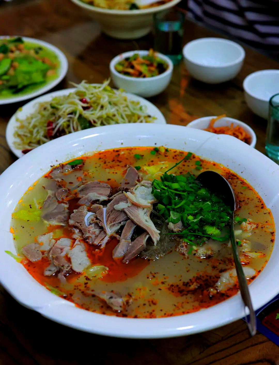 徐州伏羊节:全羊宴与羊蝎子引爆味蕾