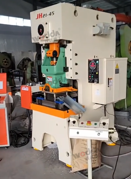 风管/共板法兰角码机_全自动角码生产线